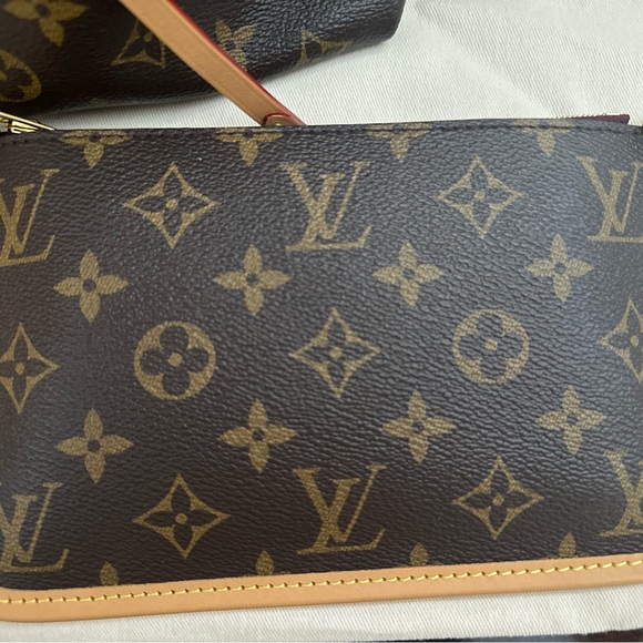 Louis Vuitton CarryAll PM - Picture 11 of 17